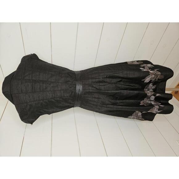 Adrianna Papell size 4 black with embroidered grey floral silk blend midi dress - Picture 2 of 7
